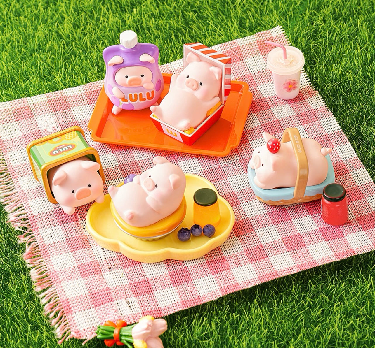LuLu The Piggy Picnic Party Series Blind Bag