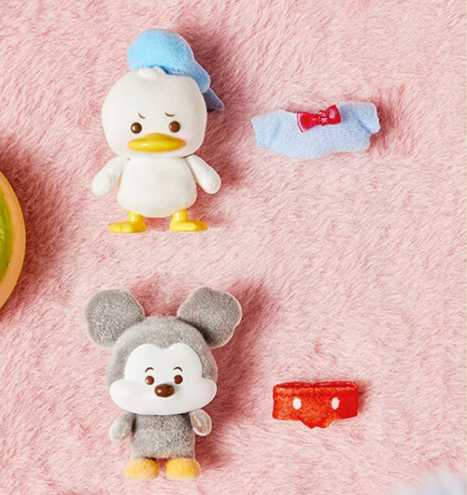 Mickey Family Cha-Cha Series Keychain