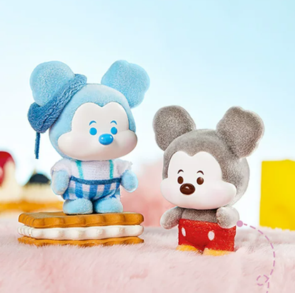 Mickey Family Cha-Cha Series Keychain